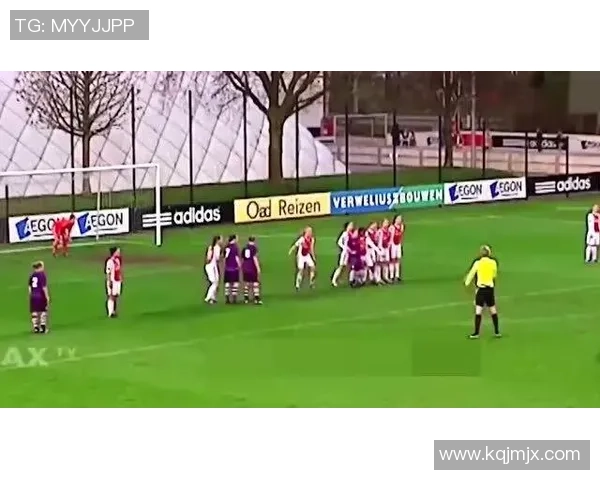 足球明星在野球场的精彩对决展现非凡技艺与激情碰撞的完美瞬间