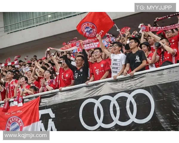 足球明星驾奥迪豪车盛装入场引发球迷热议与媒体关注